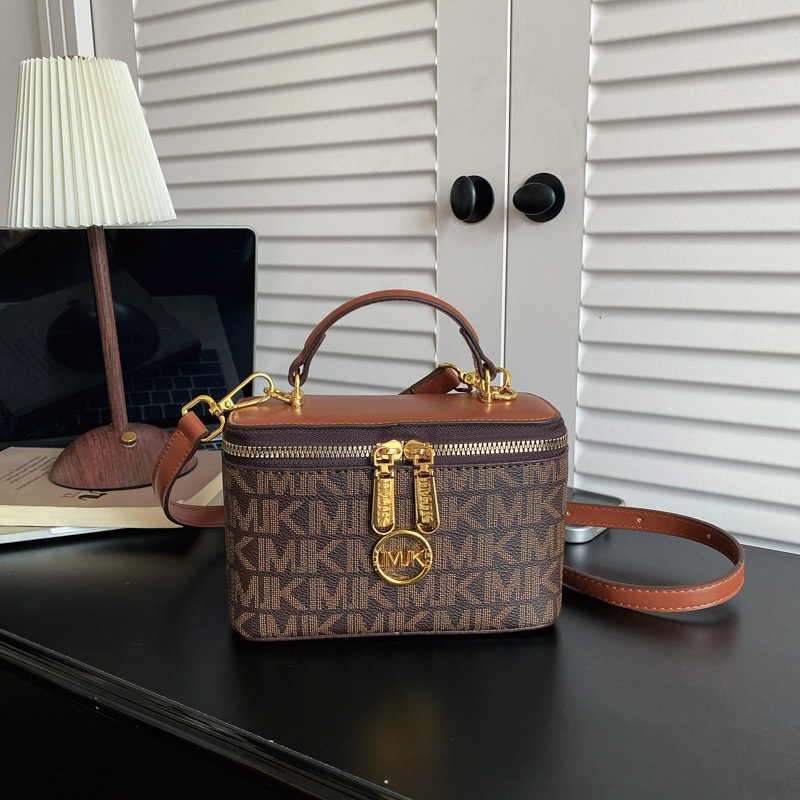 Chain Crossbody Quilted - 高品質の女性用トートボックスバッグ、2026年春の新作トレンドファッションキルトチェーンバッグ、小型スクエアクロスボディバッグ