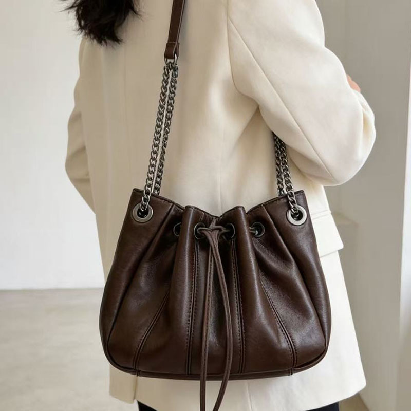 Chain Crossbody Quilted - ファッション巾着バケットバッグ高級キルティングショルダーバッグ女性用ハンドバッグソフトPUレザー女性用バッグ新しいチェーンスリングバッグ
