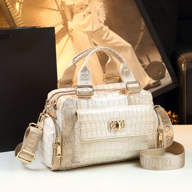 高級デザイナーブランドの新品高品質レザーピローバッグ、ハンド - Luxury Bags In Sale のレビューと価格