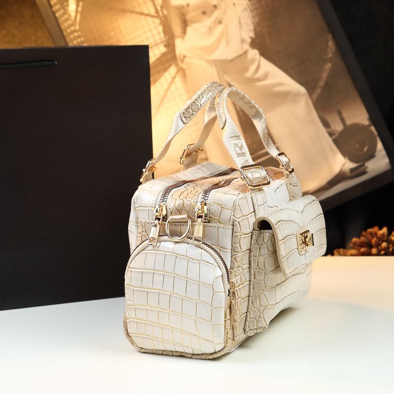 高級デザイナーブランドの新品高品質レザーピローバッグ、ハンド - Luxury Bags In Sale のレビューと価格