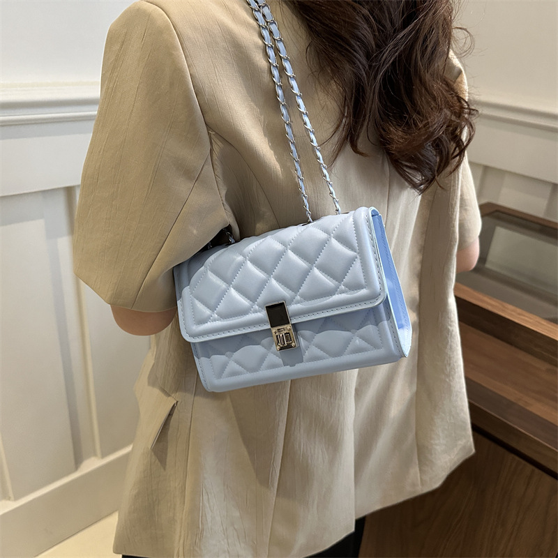 2026年新作、洗練されたデザインのキルティングチェーンショ - Chain Crossbody Quilted のレビューと価格