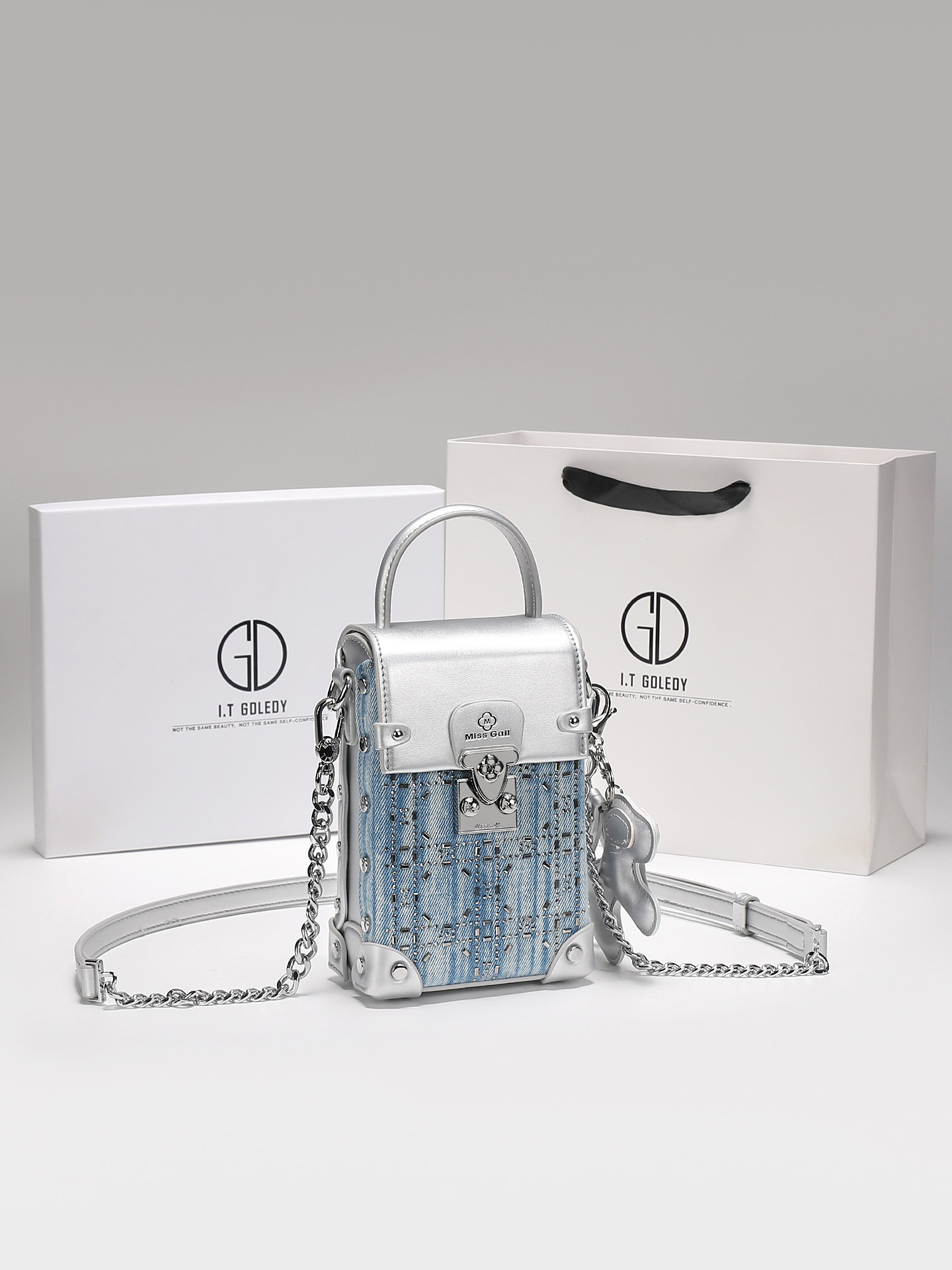 豪華で特別なハンドヘルド携帯電話バッグ、美しいダイヤモンドと - Luxury Bags Denim のレビューと価格