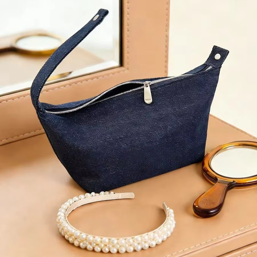 レディース向け、高級感のあるデニム素材の大型ショルダーバッグ - Luxury Bags Denim のレビューと価格