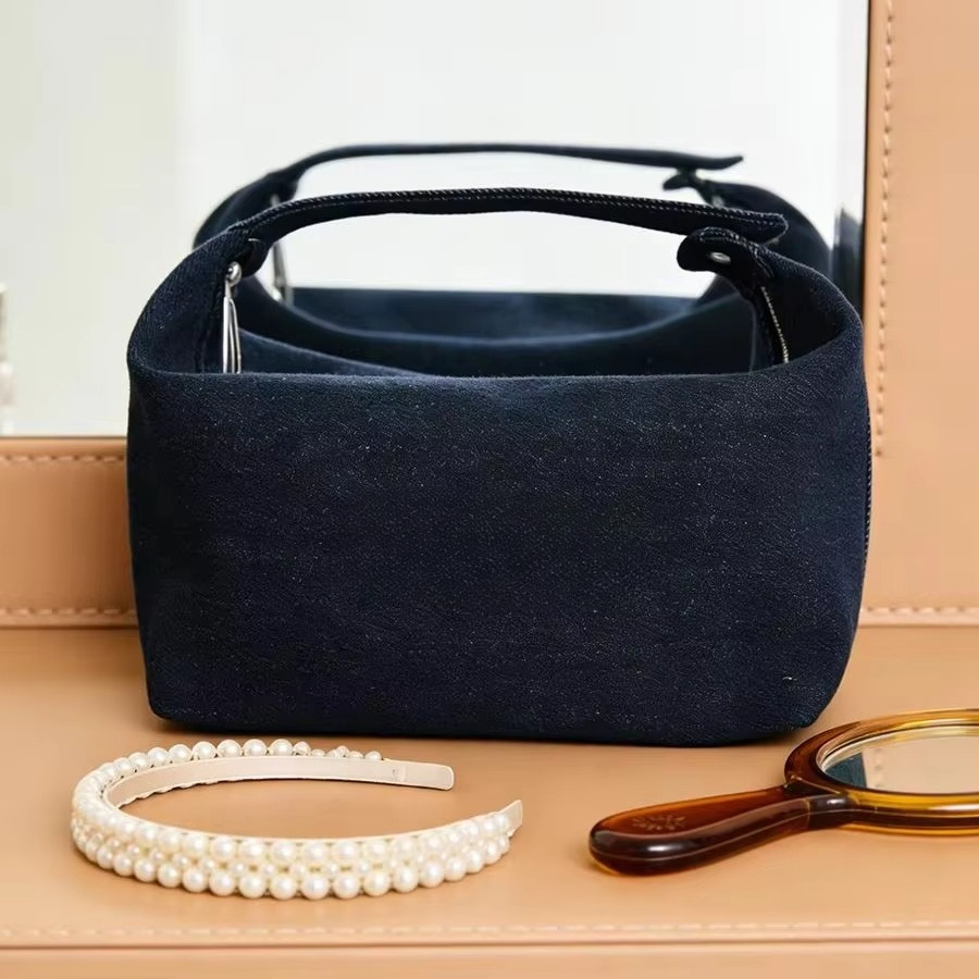 レディース向け、高級感のあるデニム素材の大型ショルダーバッグ - Luxury Bags Denim のレビューと価格