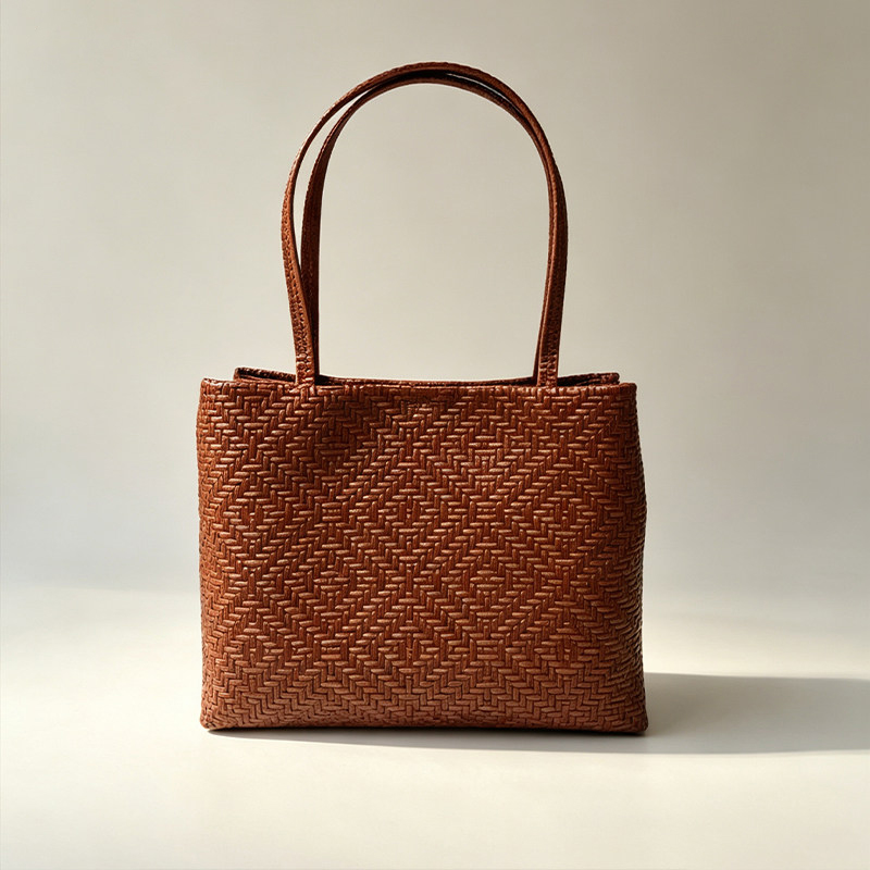 メンディー 本革 織りプリント グレイン トートバッグ オー - Luxury Bags Office のレビューと価格