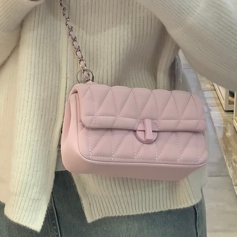 2026年新作、女性用、キルティング加工のチェーン付きフラッ - Chain Crossbody Quilted のレビューと価格