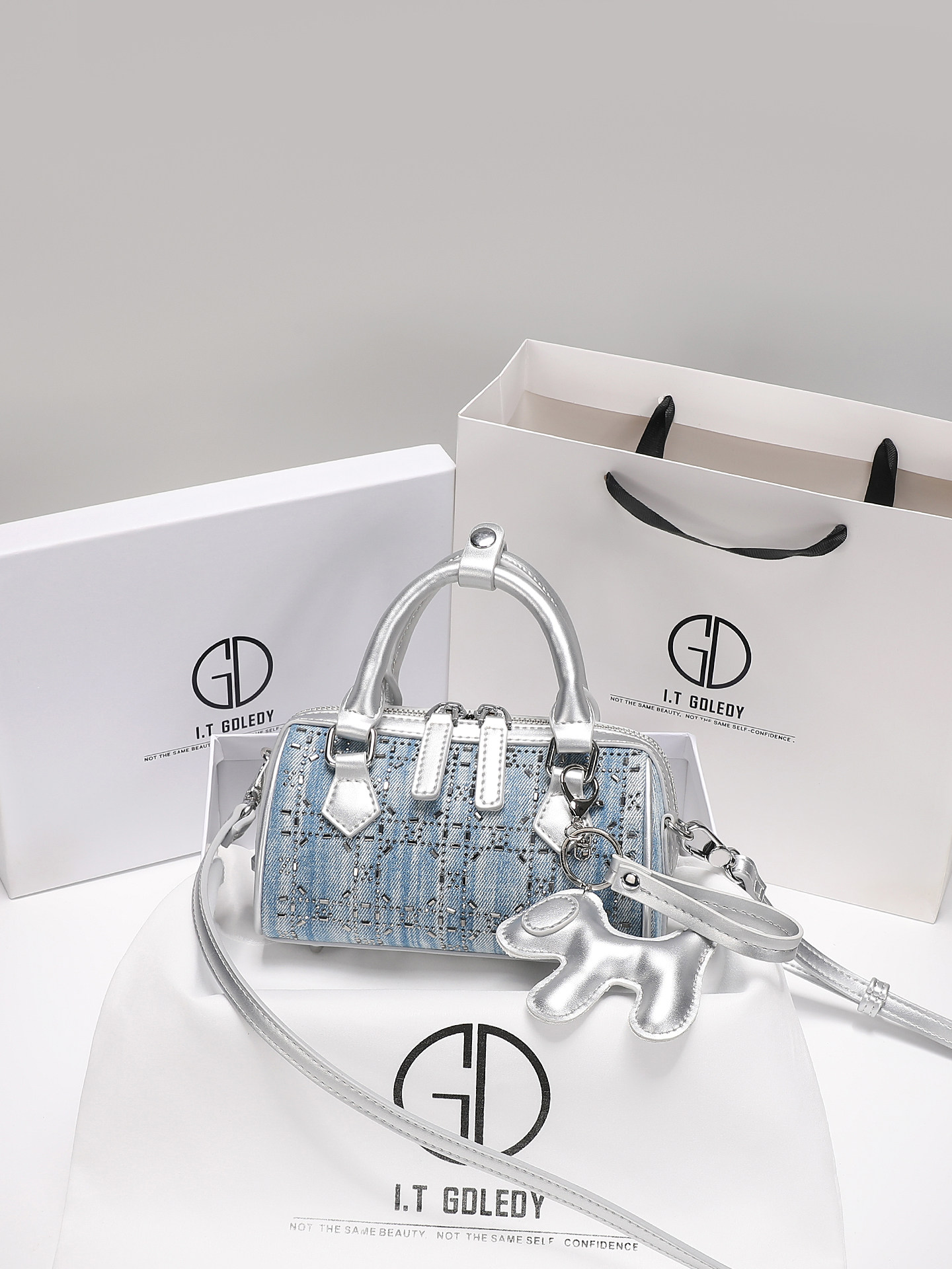豪華でヴィンテージなハンドヘルドボストンバッグ、繊細なダイヤ - Luxury Bags Denim のレビューと価格