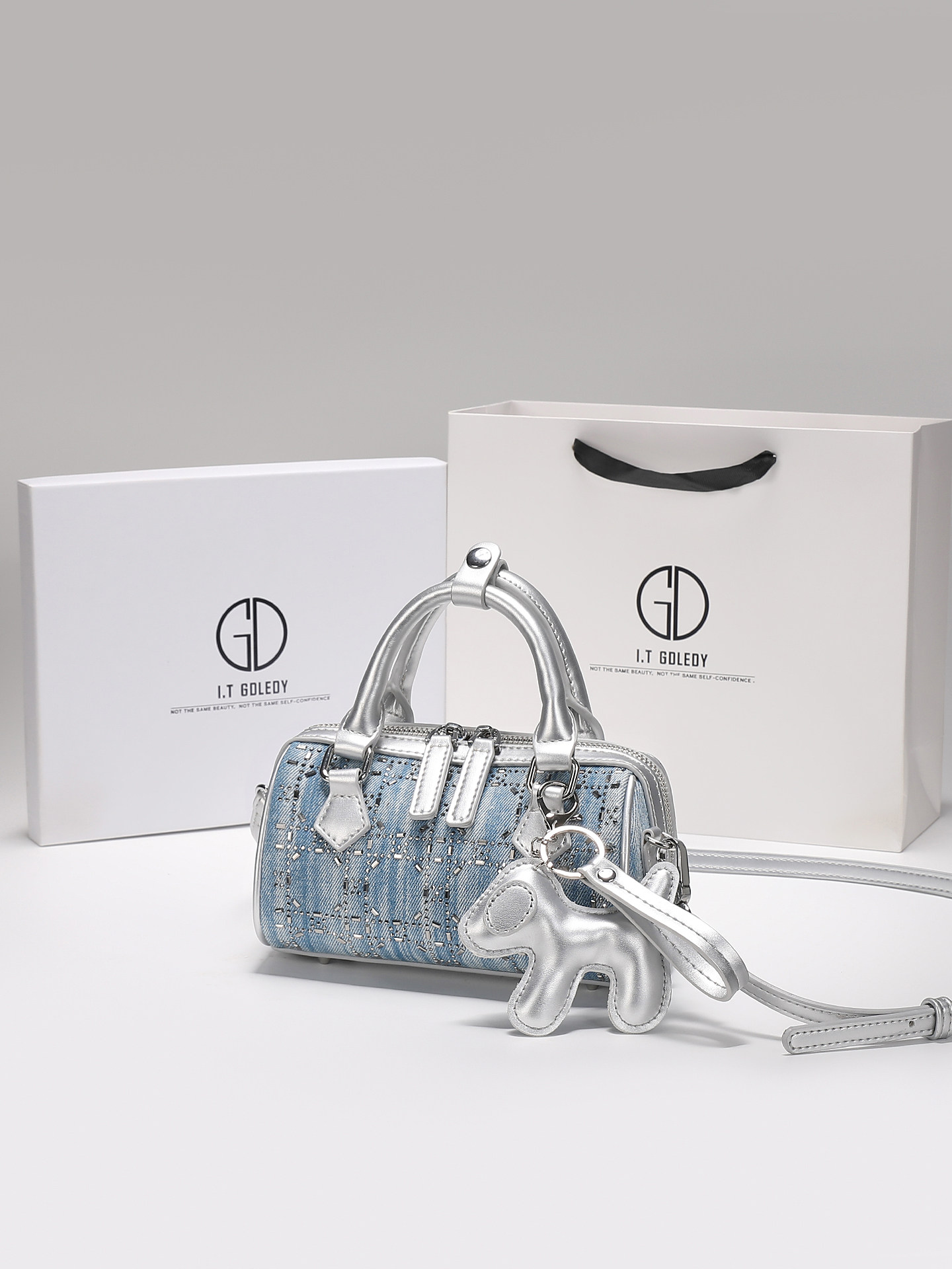 豪華でヴィンテージなハンドヘルドボストンバッグ、繊細なダイヤ - Luxury Bags Denim のレビューと価格