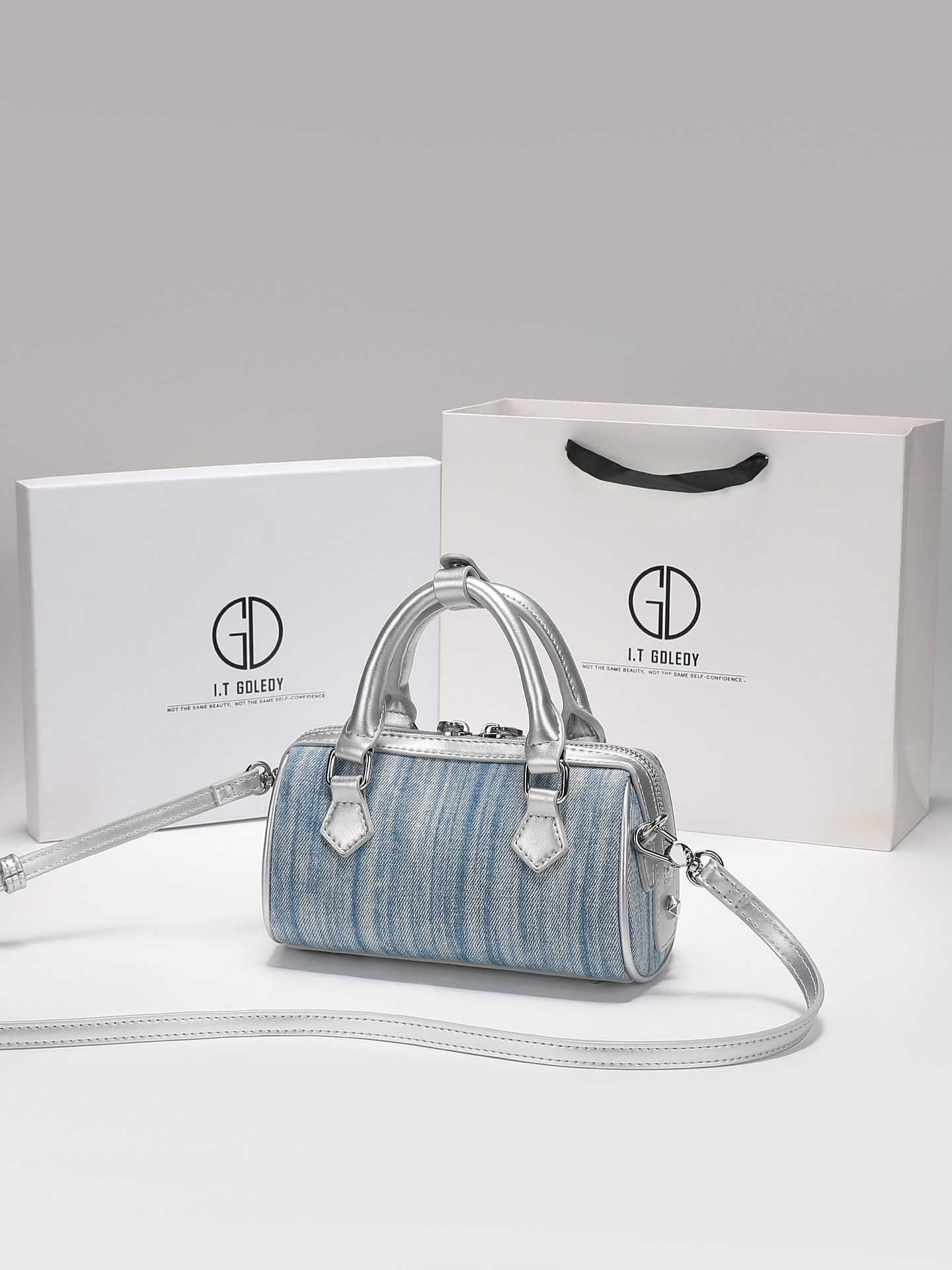 豪華でヴィンテージなハンドヘルドボストンバッグ、繊細なダイヤ - Luxury Bags Denim のレビューと価格