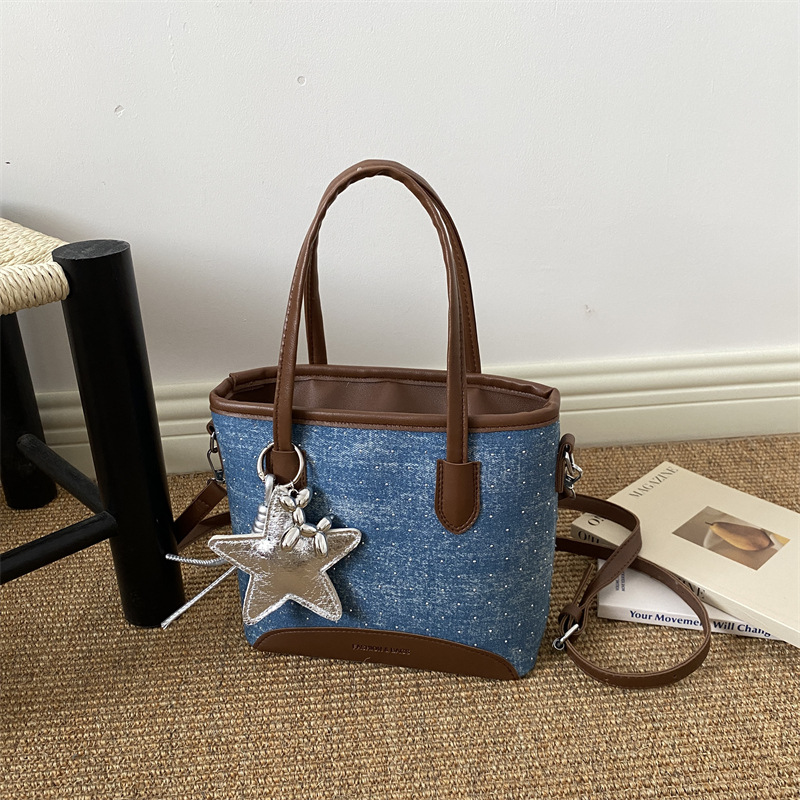 デニム素材の脇下ショッパートートバッグ、大容量デザイナーショ - Luxury Bags Denim のレビューと価格
