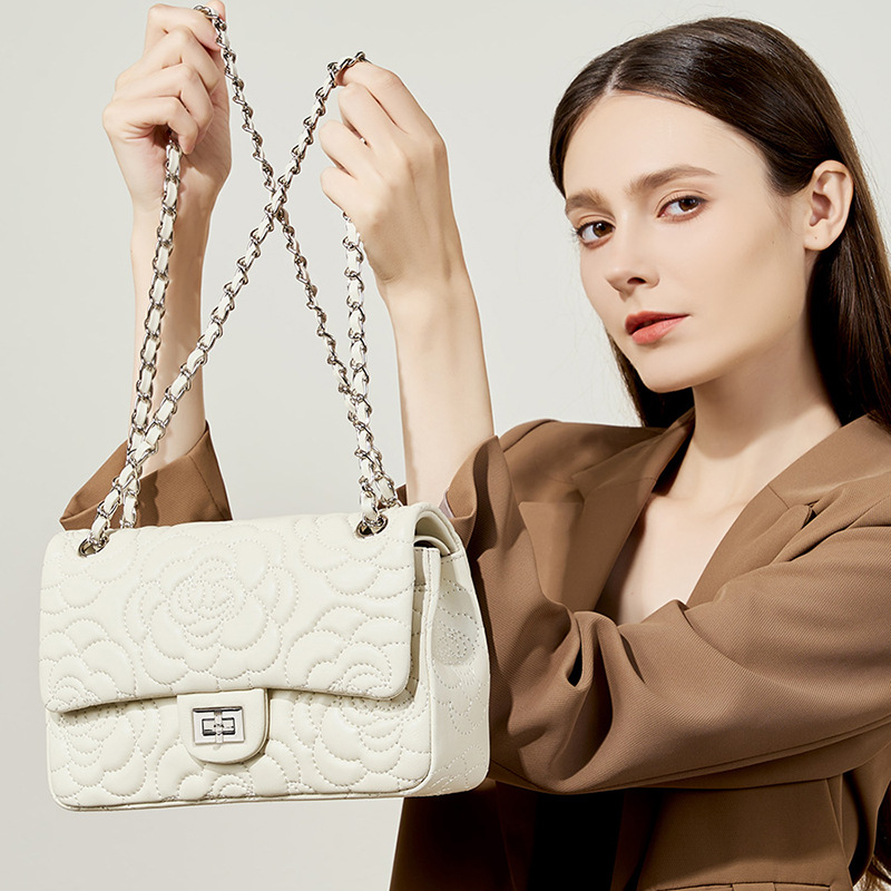 トップグレインハイランドラムスキンショルダーバッグ本革キルテ - Chain Crossbody Quilted のレビューと価格